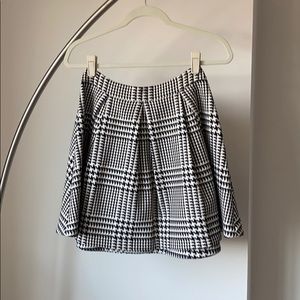 Express houndstooth skirt